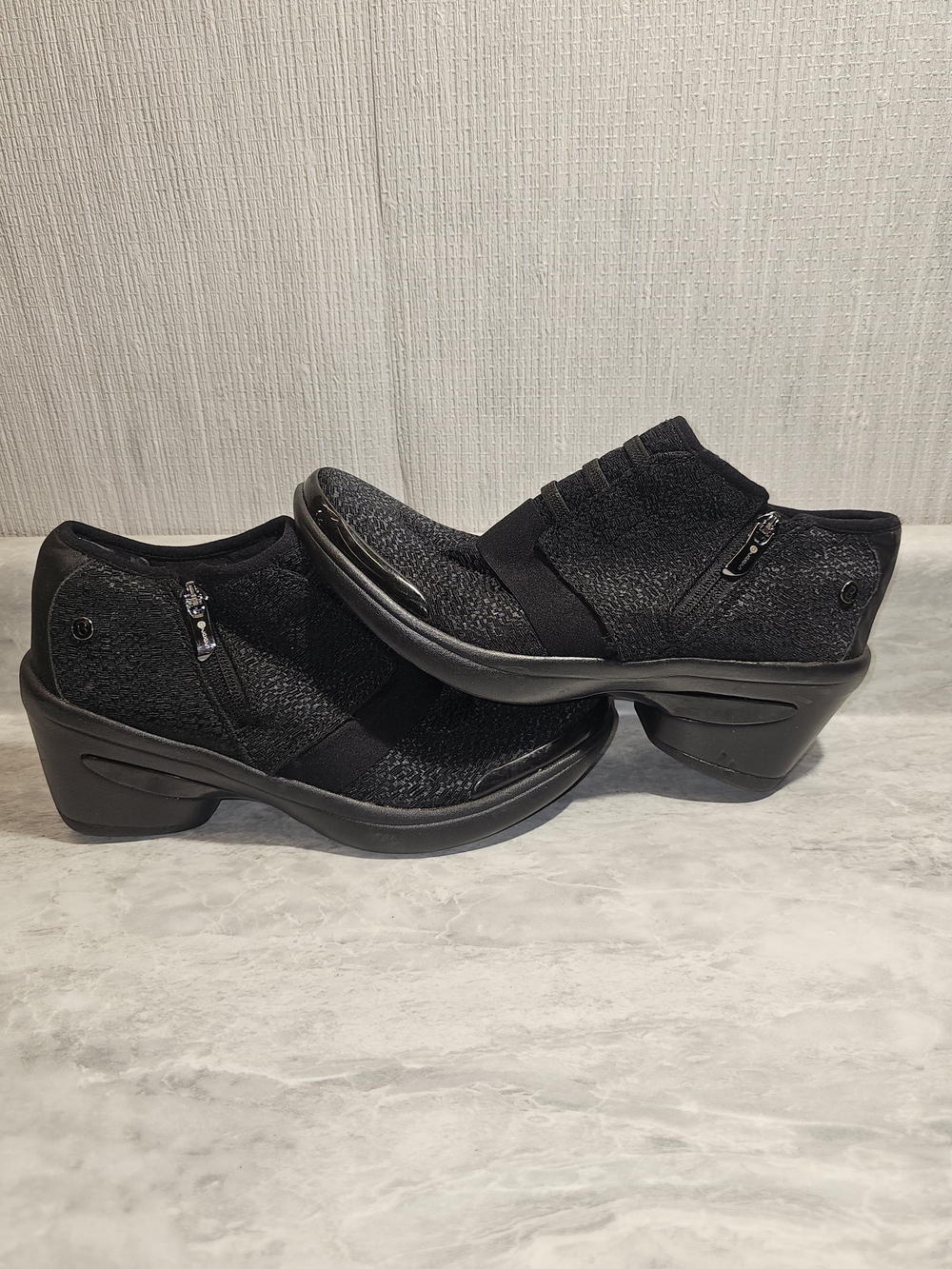 Bzees Black Women's Heeled Slip-On Boots - S45